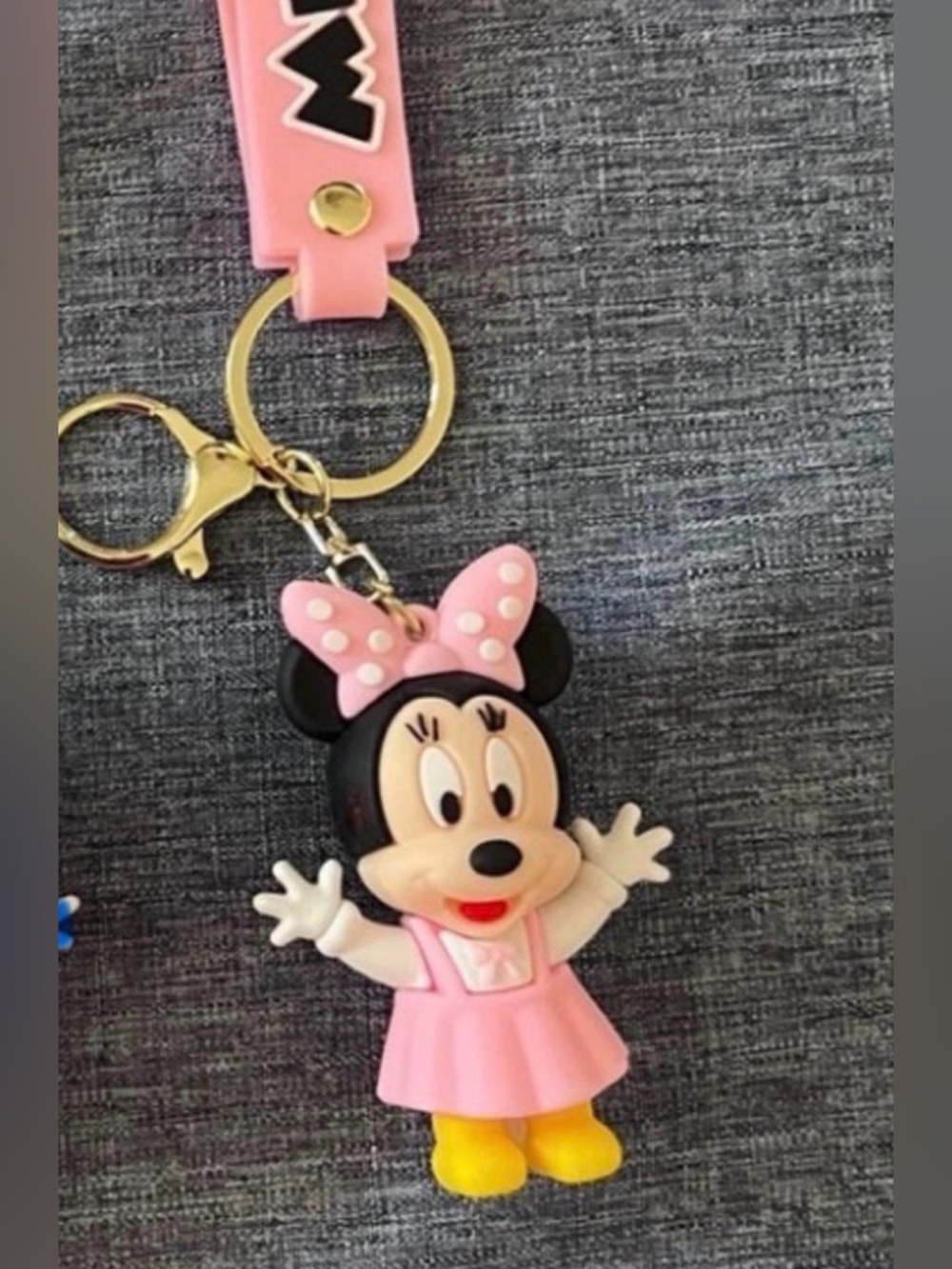 DISNEY Minnie Mouse 3D Silicone Keychain NEW